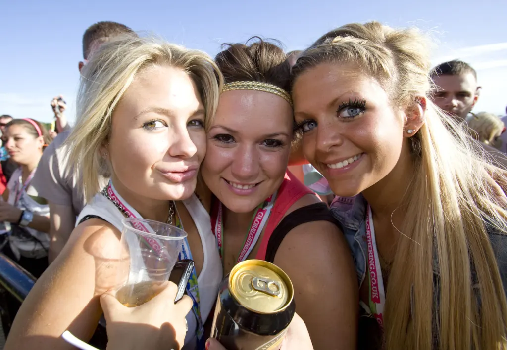 Festivalgoers and atmosphere at Global Gathering 2009